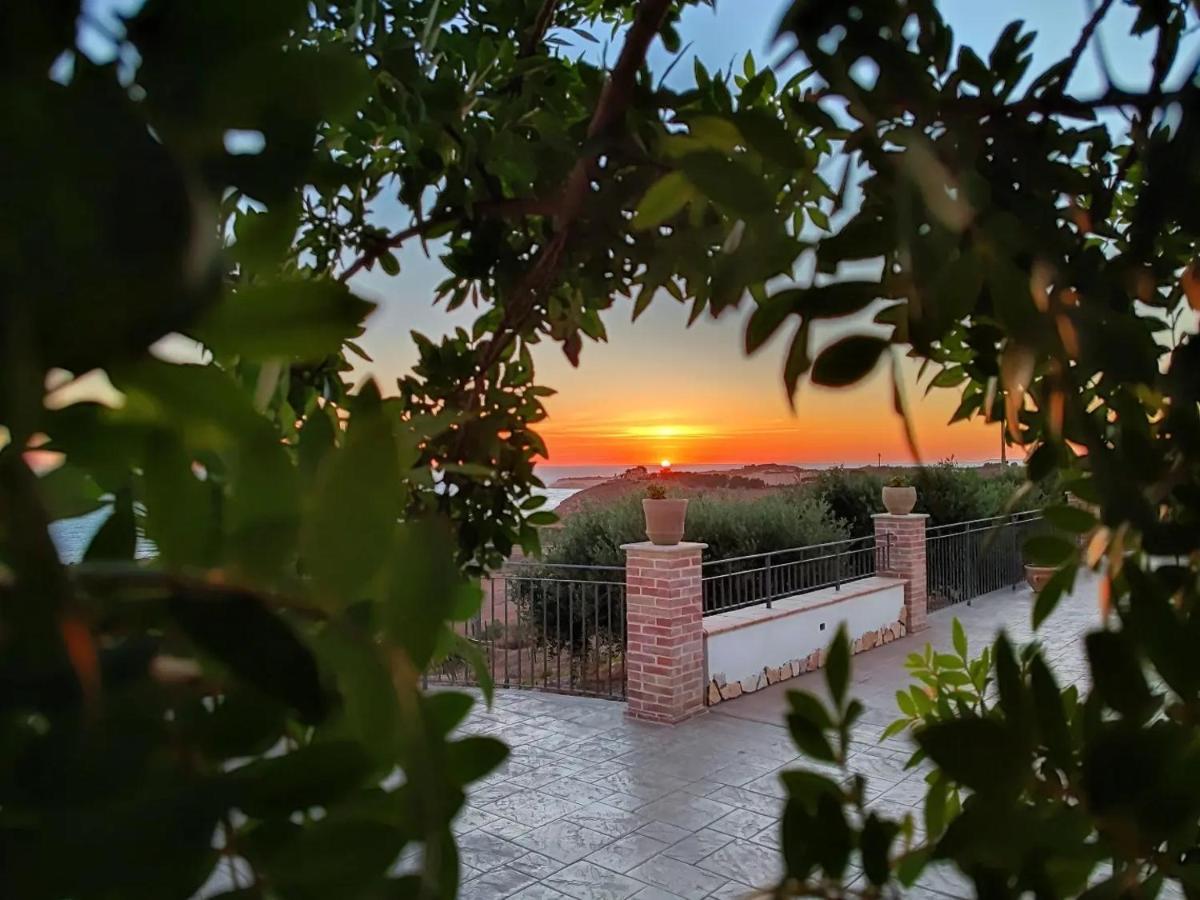 Il Casale Di Bovo Marina Villa Montallegro Exteriör bild