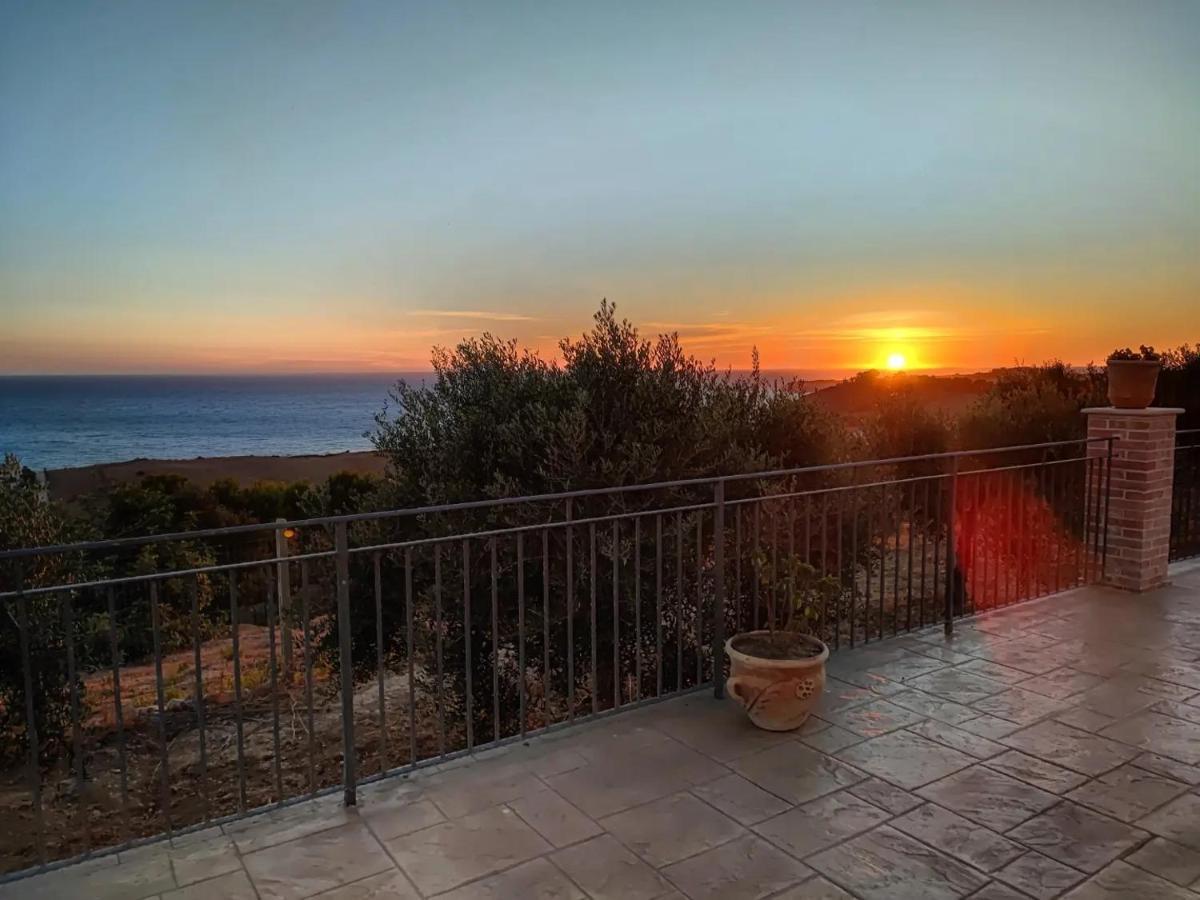 Il Casale Di Bovo Marina Villa Montallegro Exteriör bild